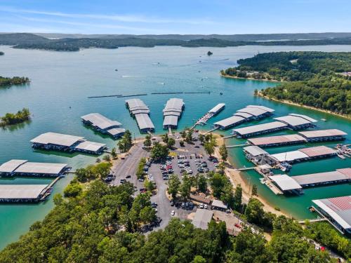 Cove Cottage — 4-Star Luxury Hotel in Hollister, United States