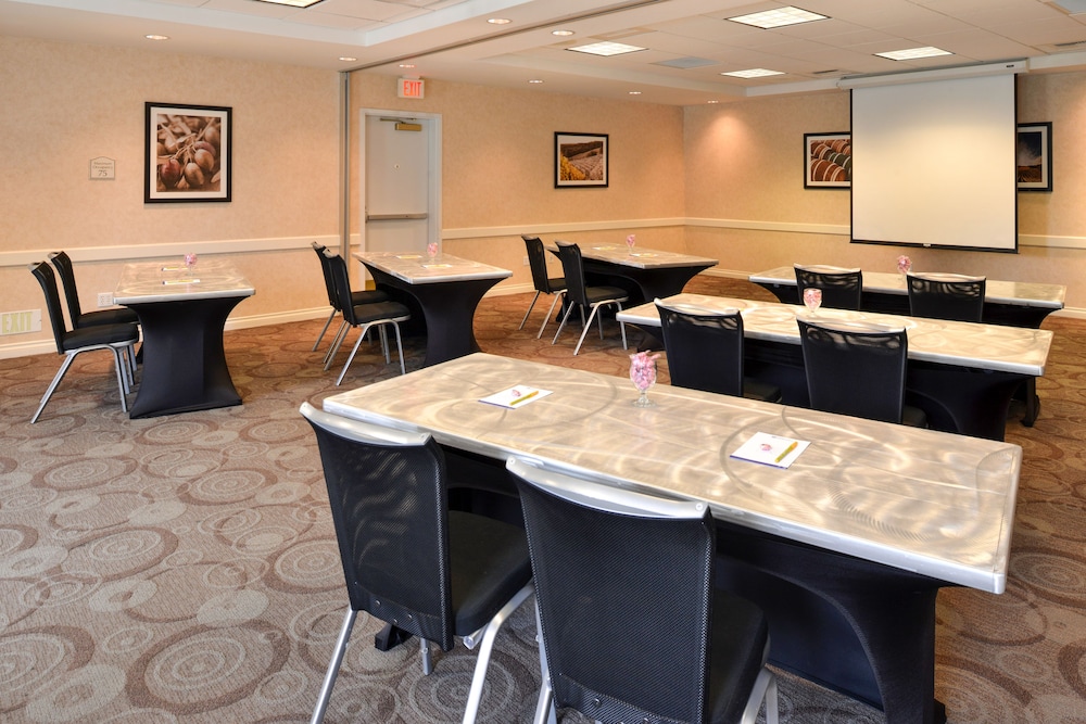 Hilton Garden Inn Napa - photo 75