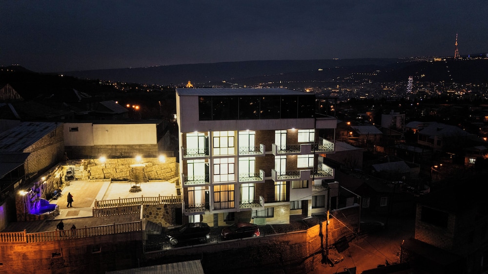 Panorama David - carbon neutral hotel in Tbilisi