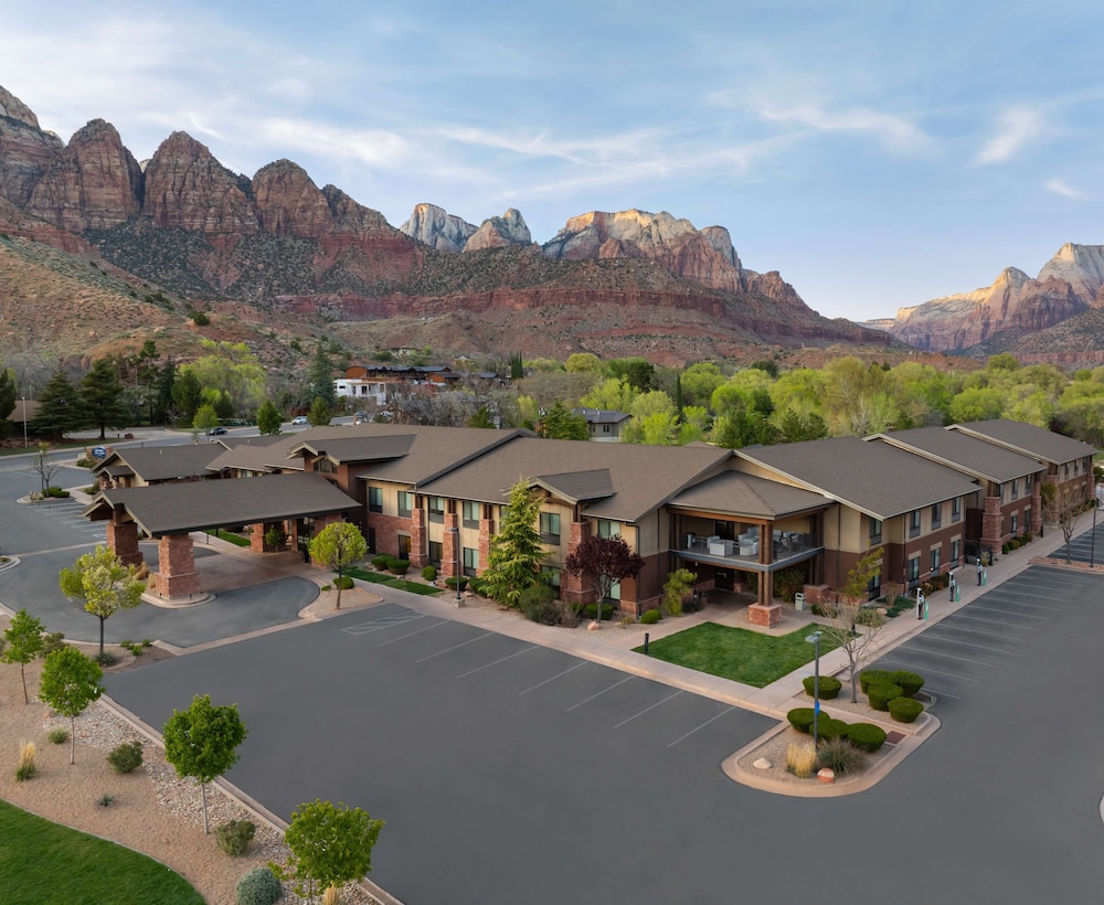 Hampton Inn & Suites Springdale Zion National Park - featured photo