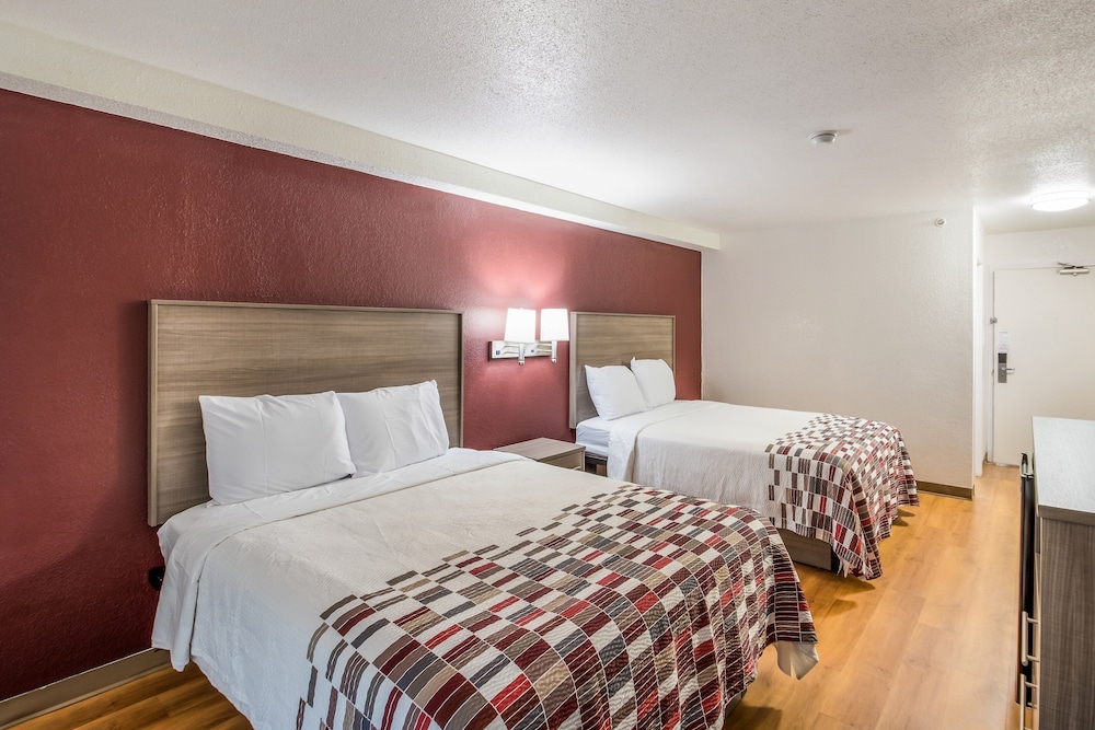 Red Roof Inn Rochester Airport - photo 21