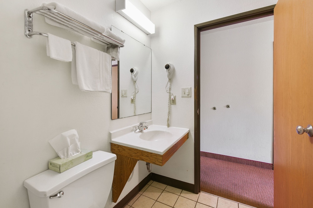 Oyo Hotel Portage I 94 - photo 41