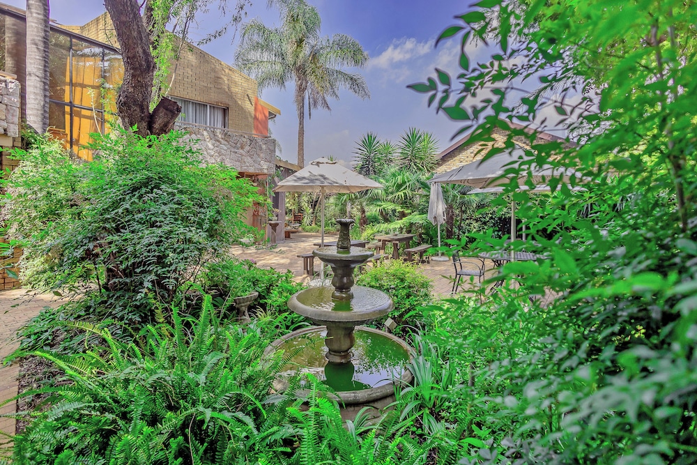 Sunward Park Guest House & Conference Centre — 4-Star Luxury Hotel in Boksburg, South Africa