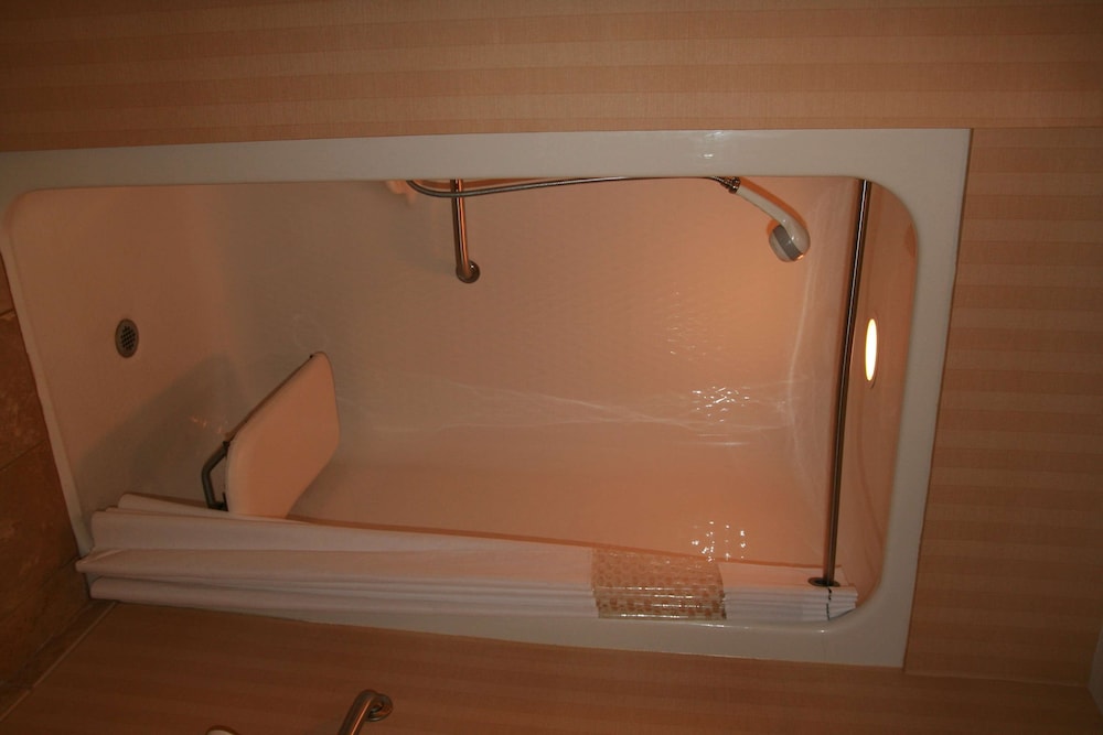 Hampton Inn Louisville North Clarksville - photo 26
