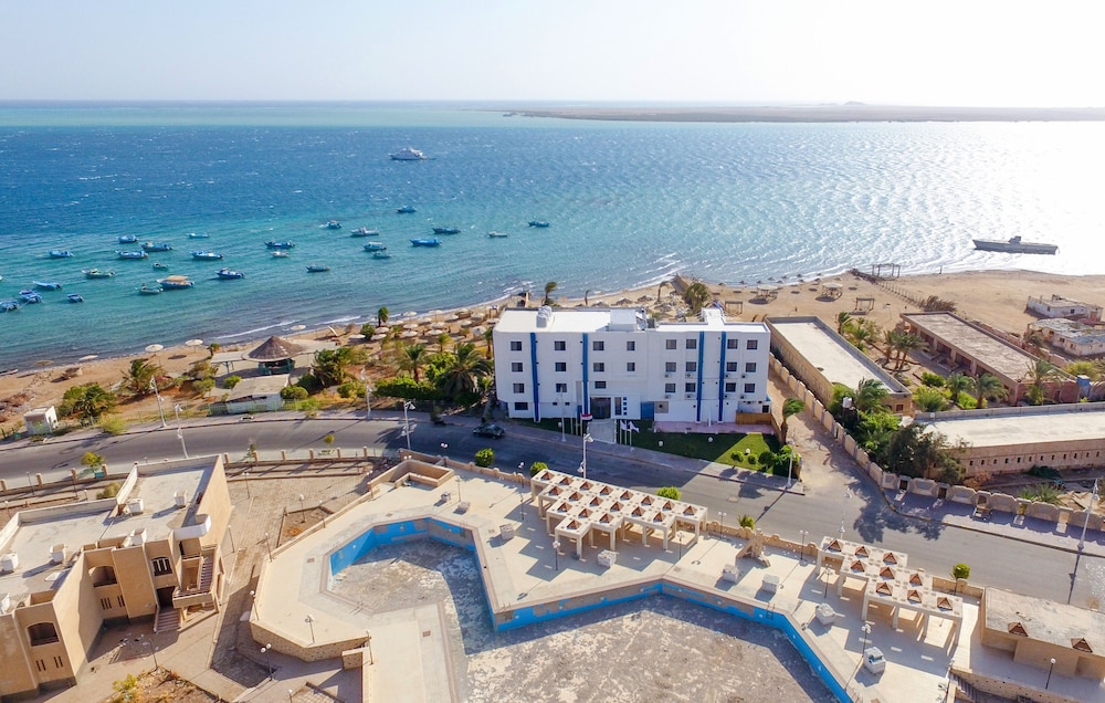 Lagoonie Lodge Hotel — Safaga