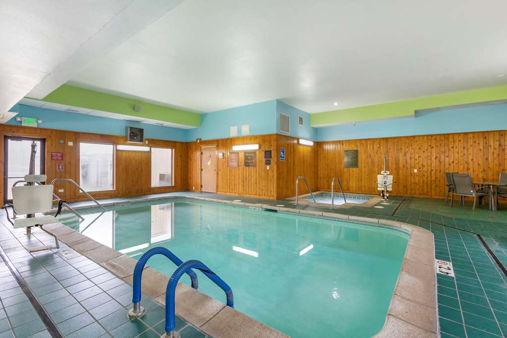 Comfort Inn & Suites Cedar Rapids North Collins Road - photo 48
