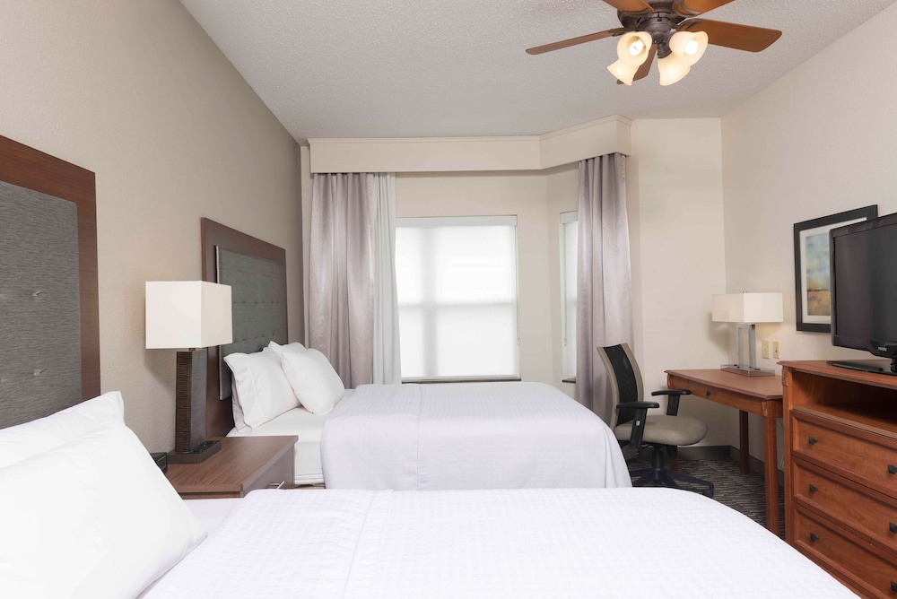 Homewood Suites by Hilton Indianapolis Airport Plainfield - photo 11