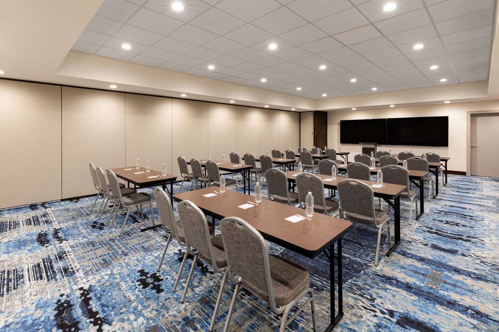 Hawthorn Extended Stay by Wyndham Kingwood Houston - photo 26