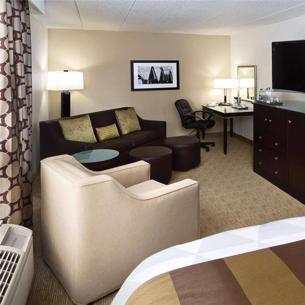 Radisson Hotel Bismarck - photo 6