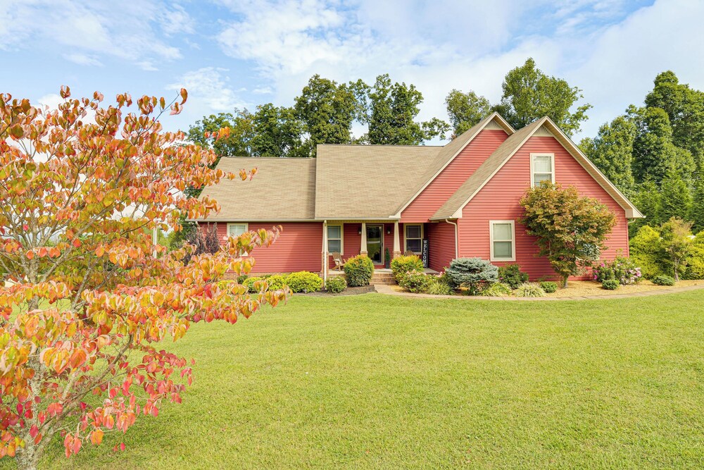 The Red House on the Mountain Top — 4-Star Luxury Hotel in Cookeville, United States