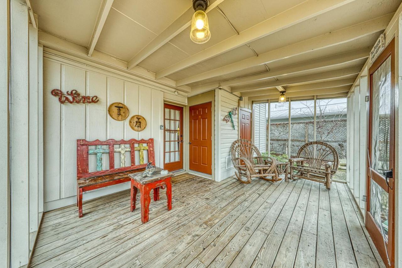 Durst Haus — 4-Star Luxury Hotel in Fredericksburg, United States