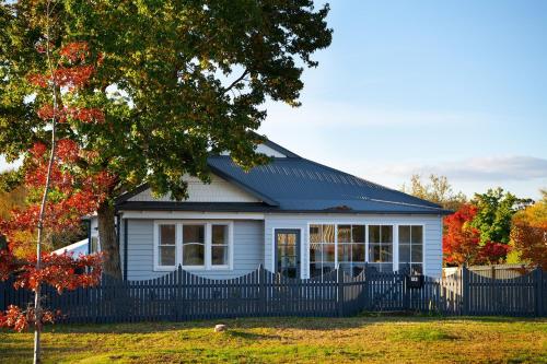 18 Albert House — 4-Star Luxury Hotel in Trentham, Australia