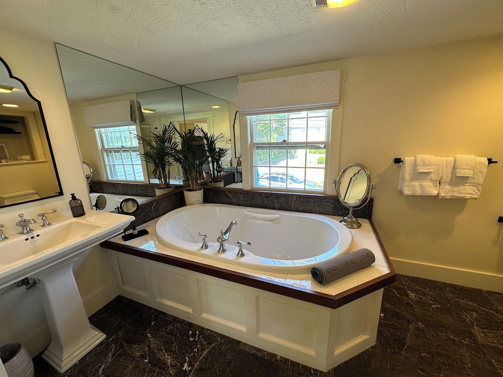 Inn at Perkins Cove - photo 95