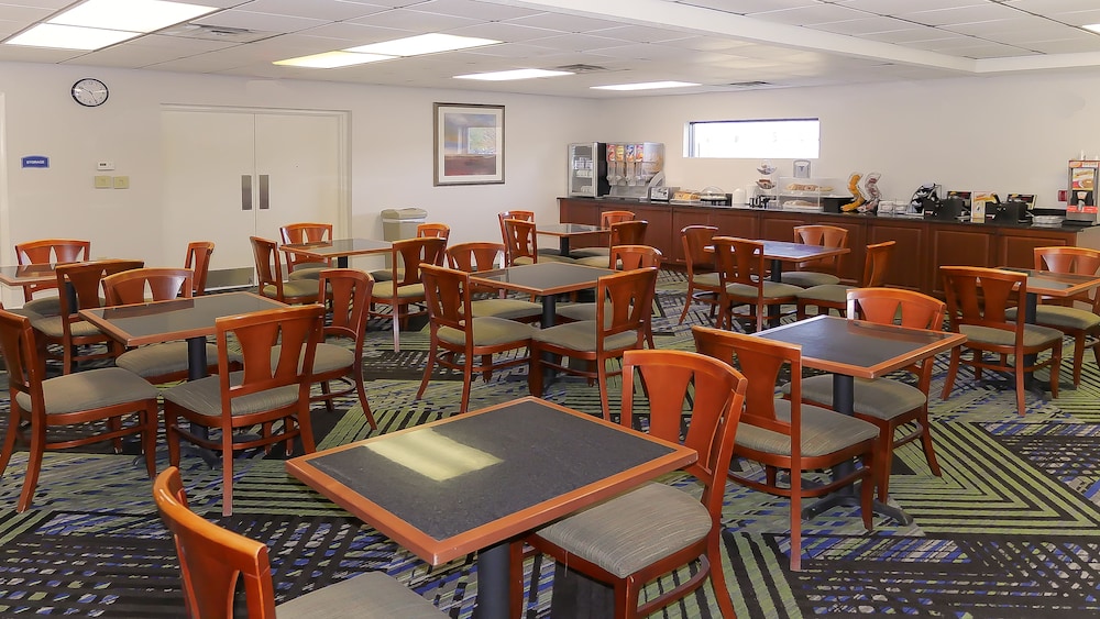 Hotel South Tampa & Suites - photo 30