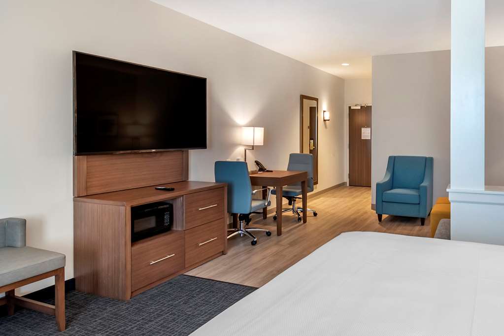 Comfort Suites Grandview Kansas City - photo 27