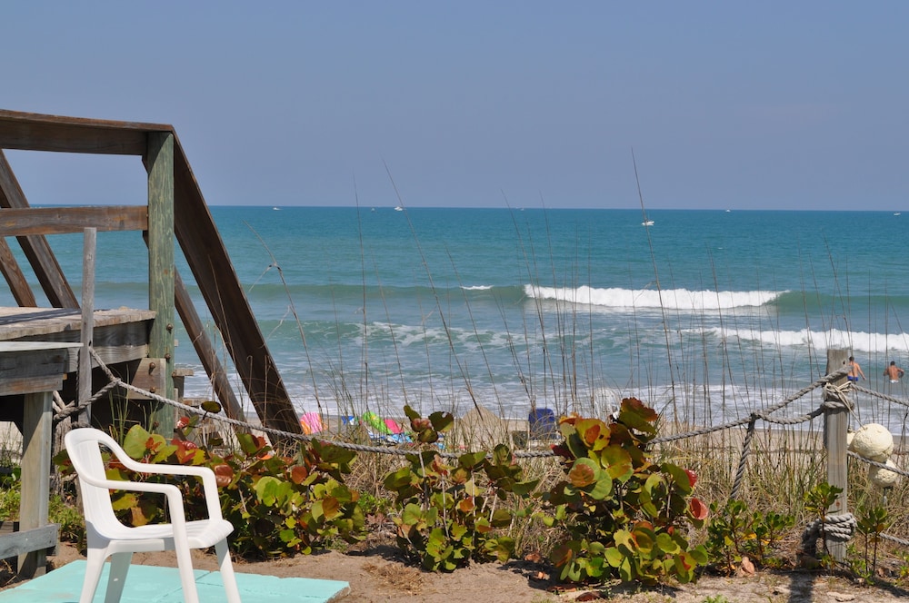 Sea Scape Oceanfront Motel - photo 36