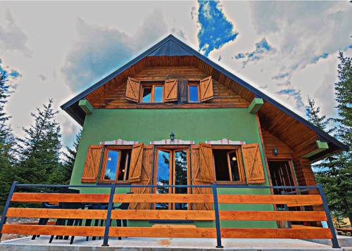 Villa Dandelion — 4-Star Luxury Hotel in Zabljak, Montenegro