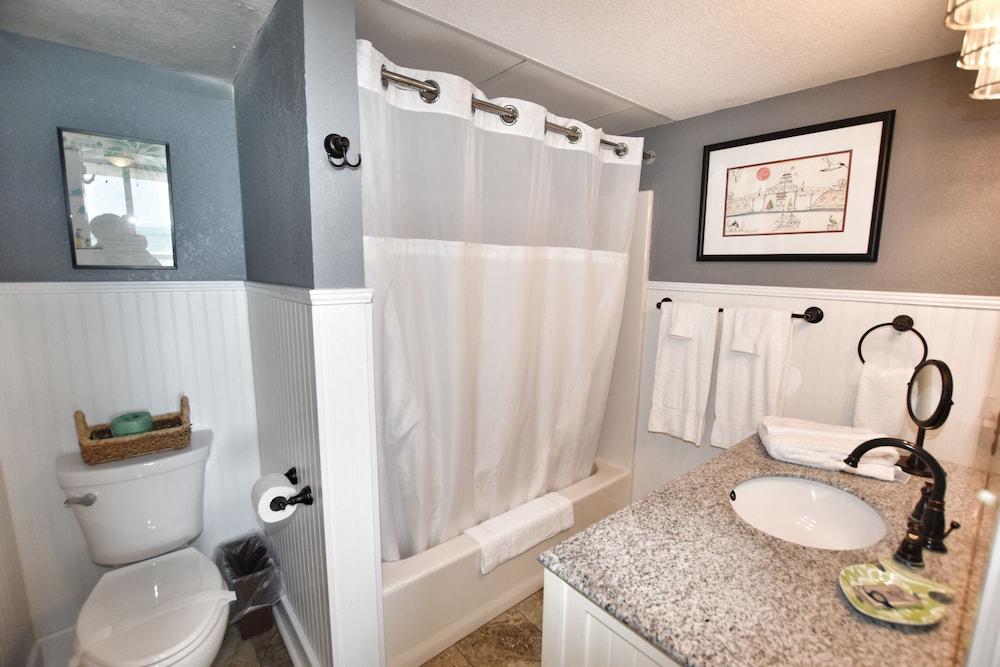 0401 Waters Edge Resort 3 Bedroom Condo by RedAwning - photo 26