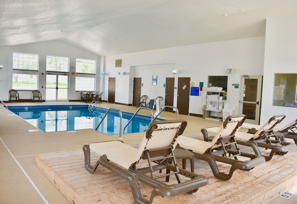 MainStay Suites Cedar Rapids North Marion - photo 37