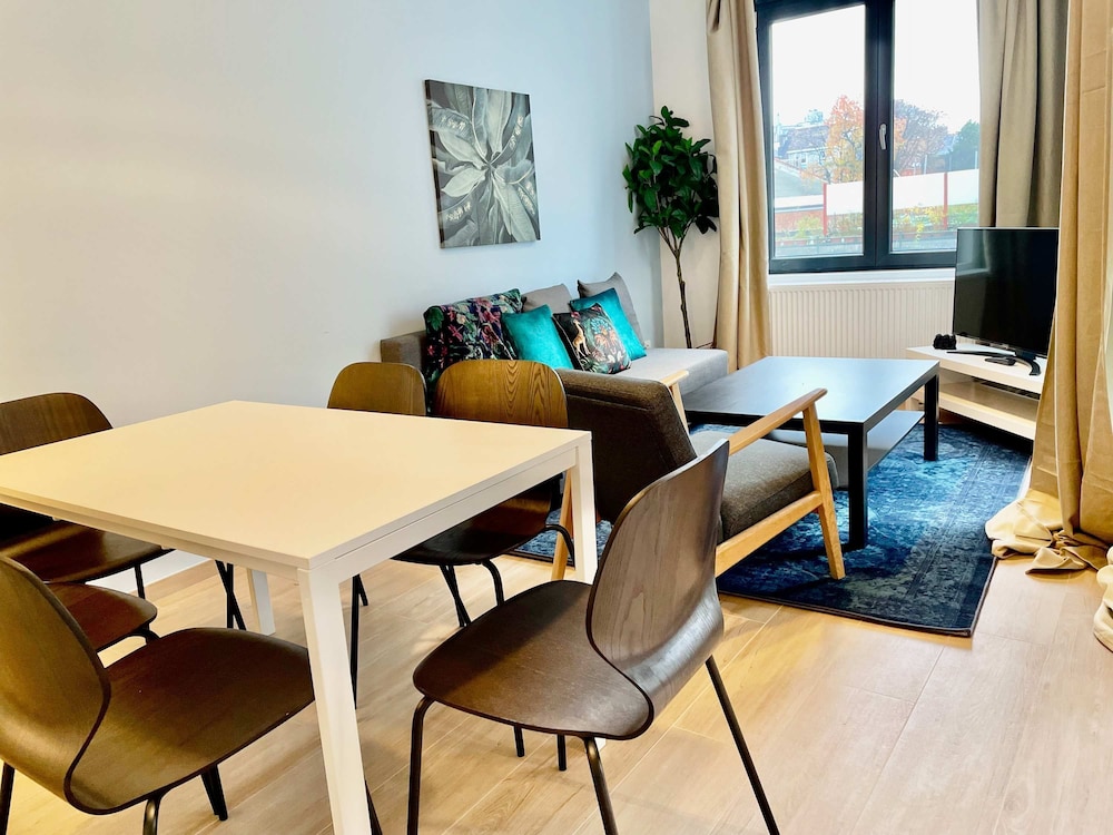 Luxury 2BR 1BA Near Fashion District by Oneluxstay — Antwerpen — photo 4