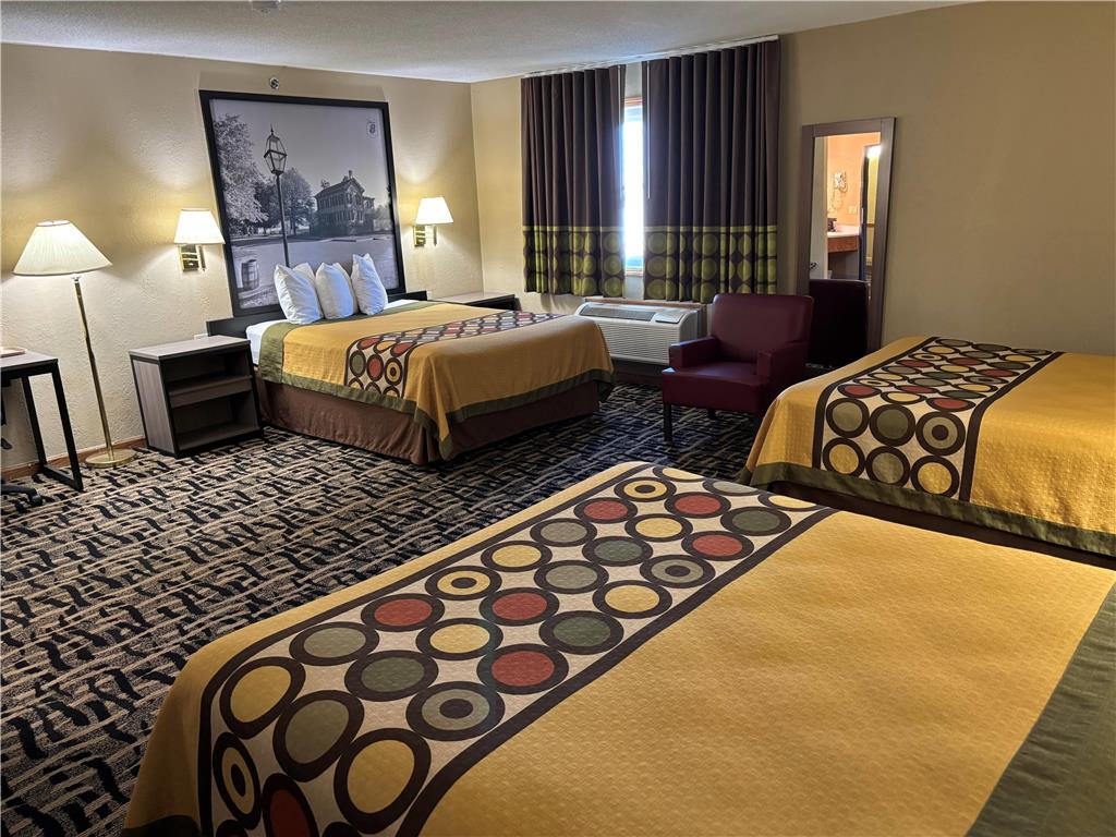 Super 8 by Wyndham McLean Bloomington SW - photo 13