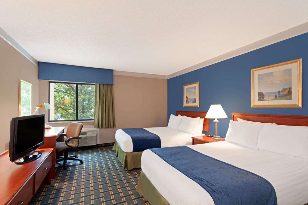 Baymont by Wyndham Memphis East - photo 11
