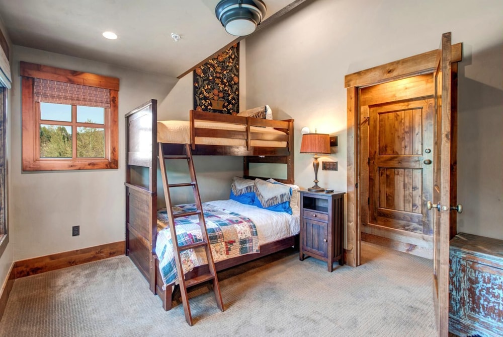 Best Location Steps to Main St Free City Bus to Deer Valley PC Resort Expansive 4 Bedroom Penthouse with Hot Tub BBQ PRH 685 by KBM Resorts - photo 6