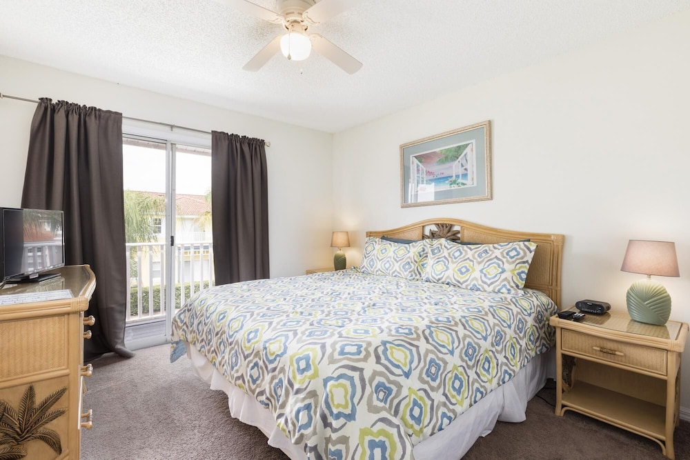 Family Getaway Townhome at Lake Berkley 15min to Disney — 4-Star Luxury Hotel in Kissimmee, United States