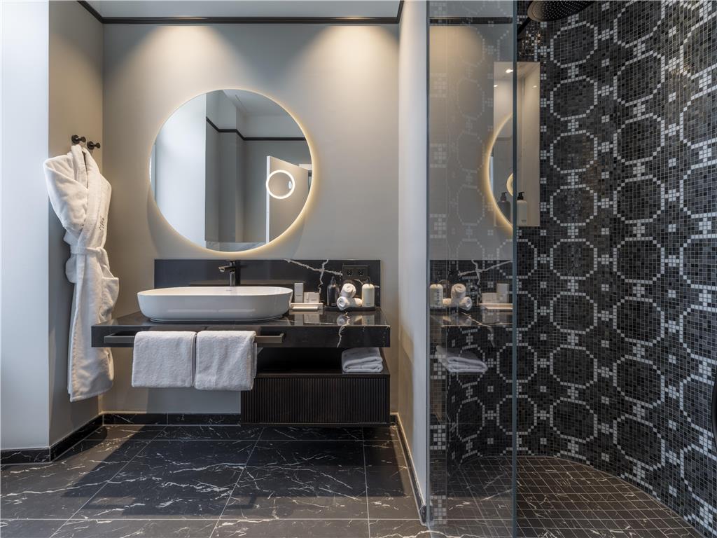 ICONS EHBB rooms Deluxe Room