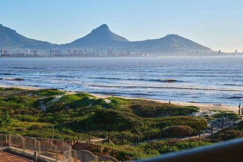 Modern Cape Town Beach Apartment