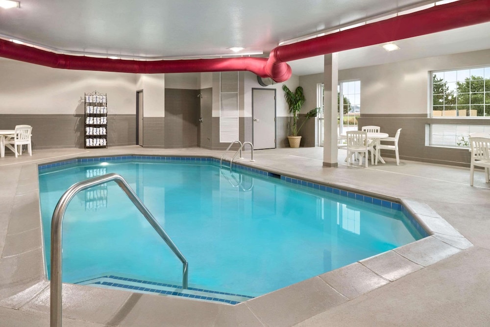 Country Inn and Suites By Radisson Manteno IL - photo 6