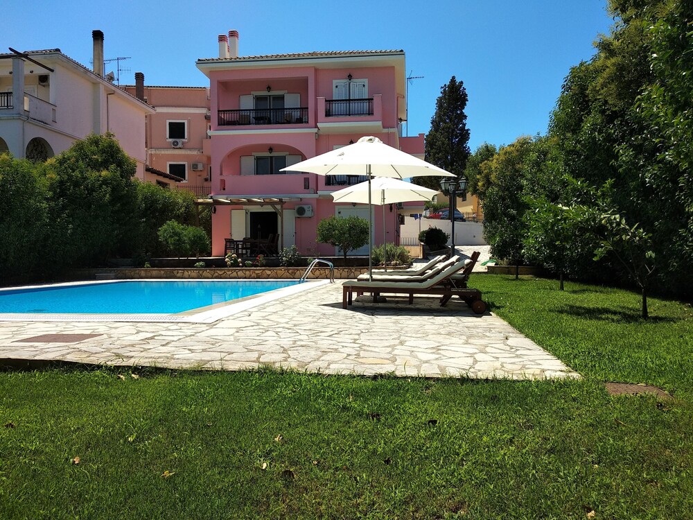 Cha Nanakas Village Inn — 4-Star Luxury Hotel in Corfu, Greece