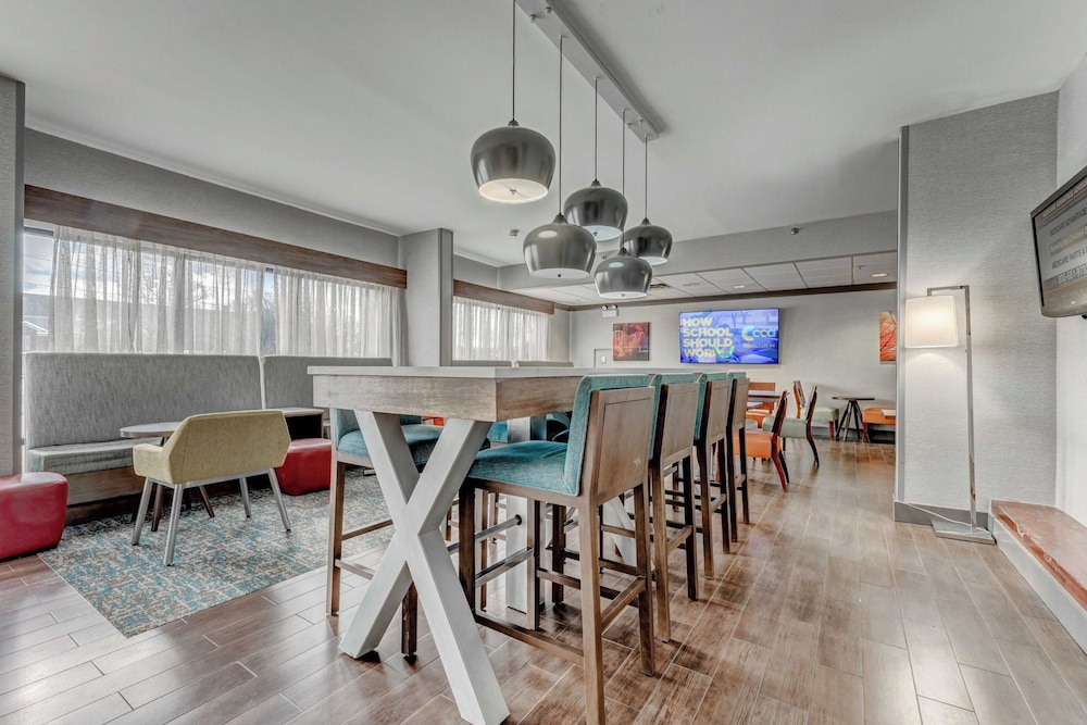 Hampton Inn Morgantown - photo 26