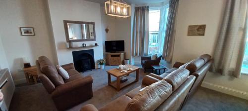West Cliff Townhouse with parking