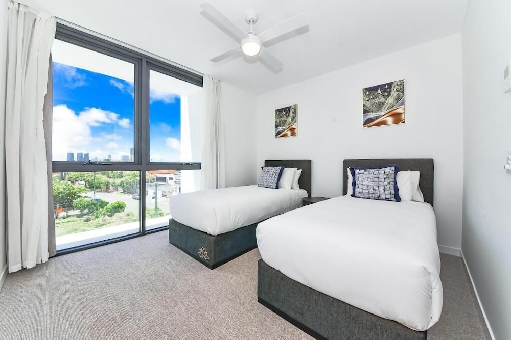 Lotus Resort — Surfers Paradise — photo 2