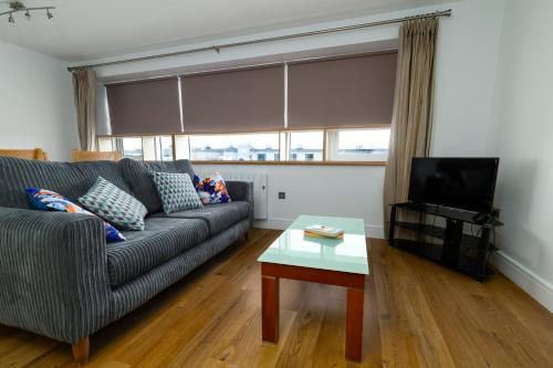 Geata na Cathrach Galway Lakeside Apartments — 4-Star Luxury Hotel in Gaillimh, Republic of Ireland