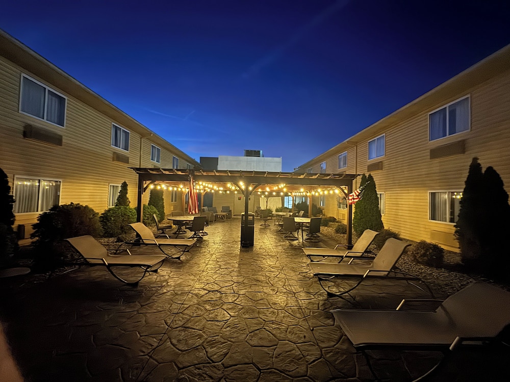 Greenfield Inn and Suites Elizabethtown KY I65 Exit 94 - photo 25