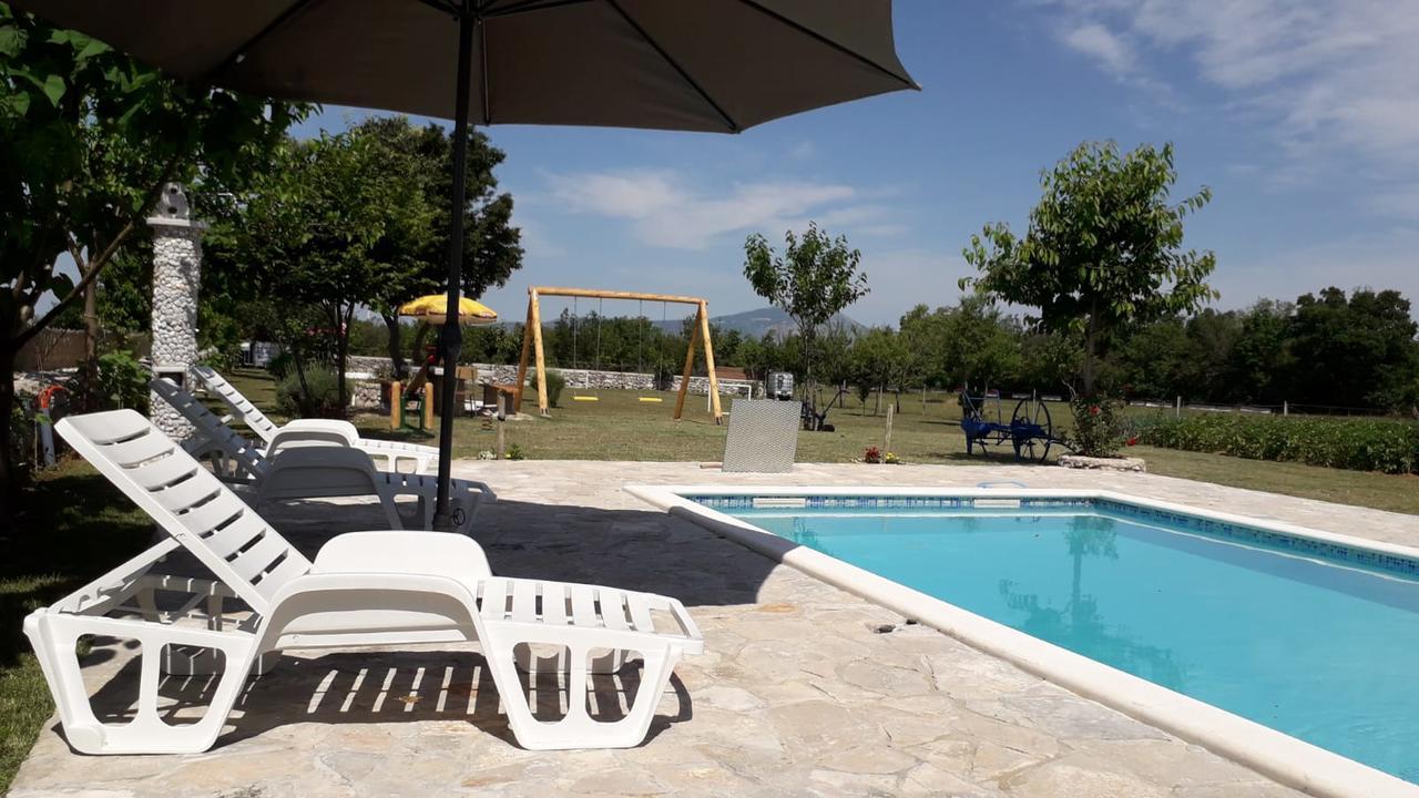 Nikini dvori in Gradac, Croatia