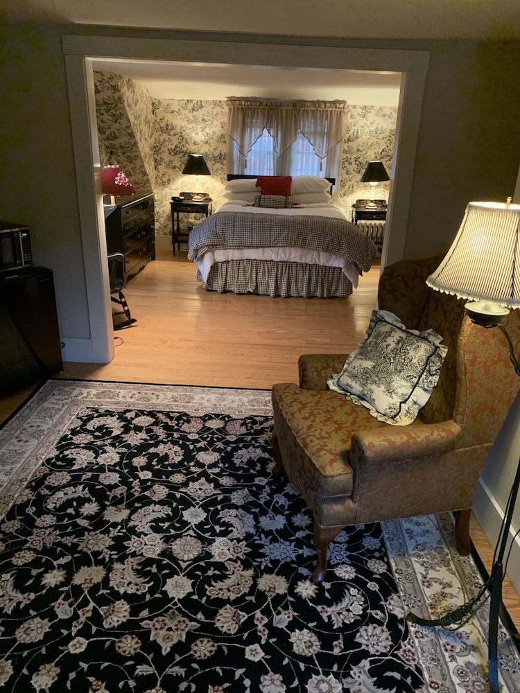 Lovett s Inn and Restaurant - photo 21