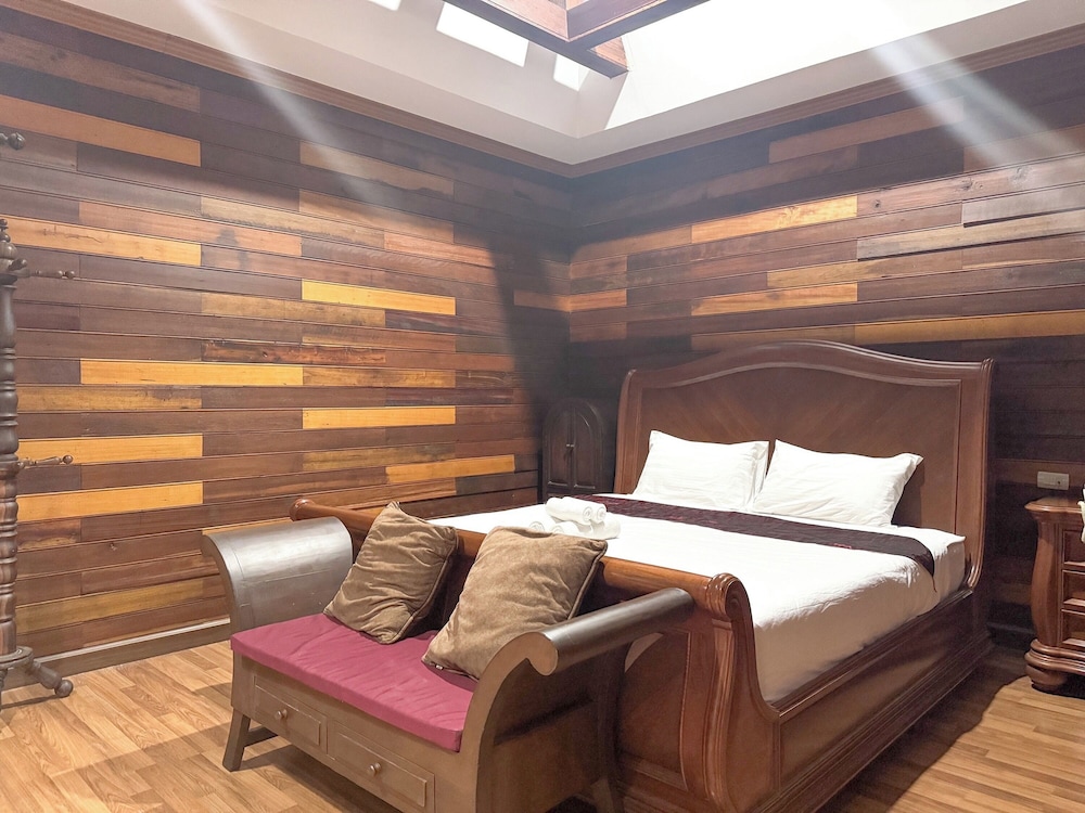 Grand Amazon Hotel in Lampang, Thailand