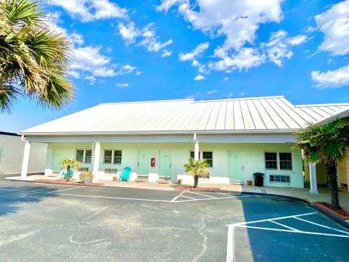 Island Inn of Atlantic Beach - photo 65