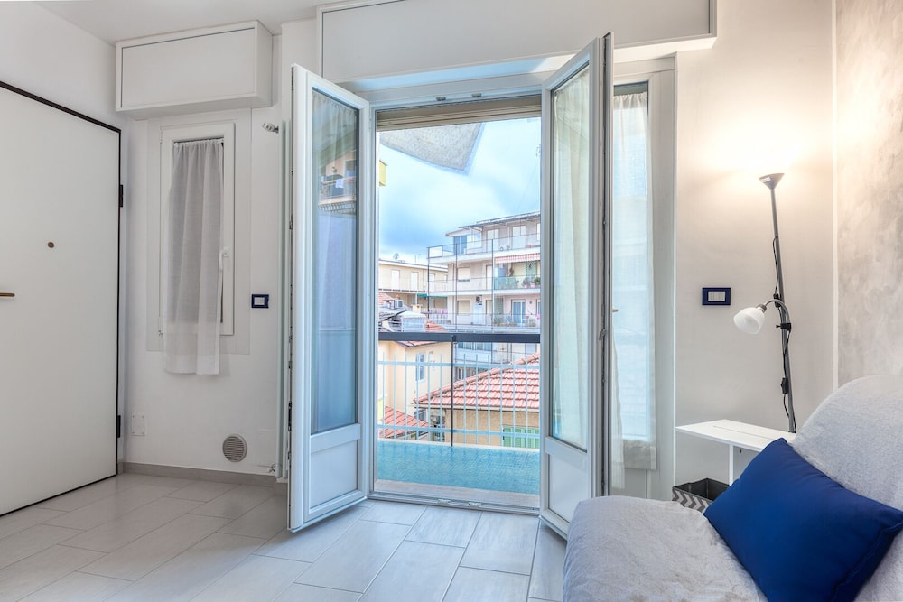Casaviva Val Del Ponte 5 Sanremo — 4-Star Luxury Hotel in San Remo, Italy
