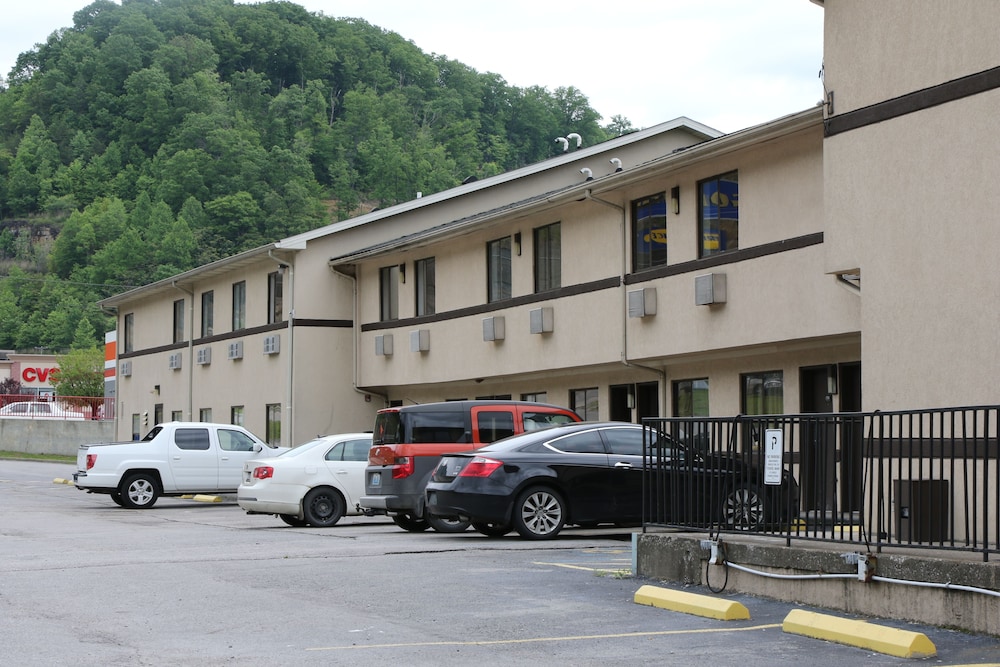 American Elite Inn - photo 69