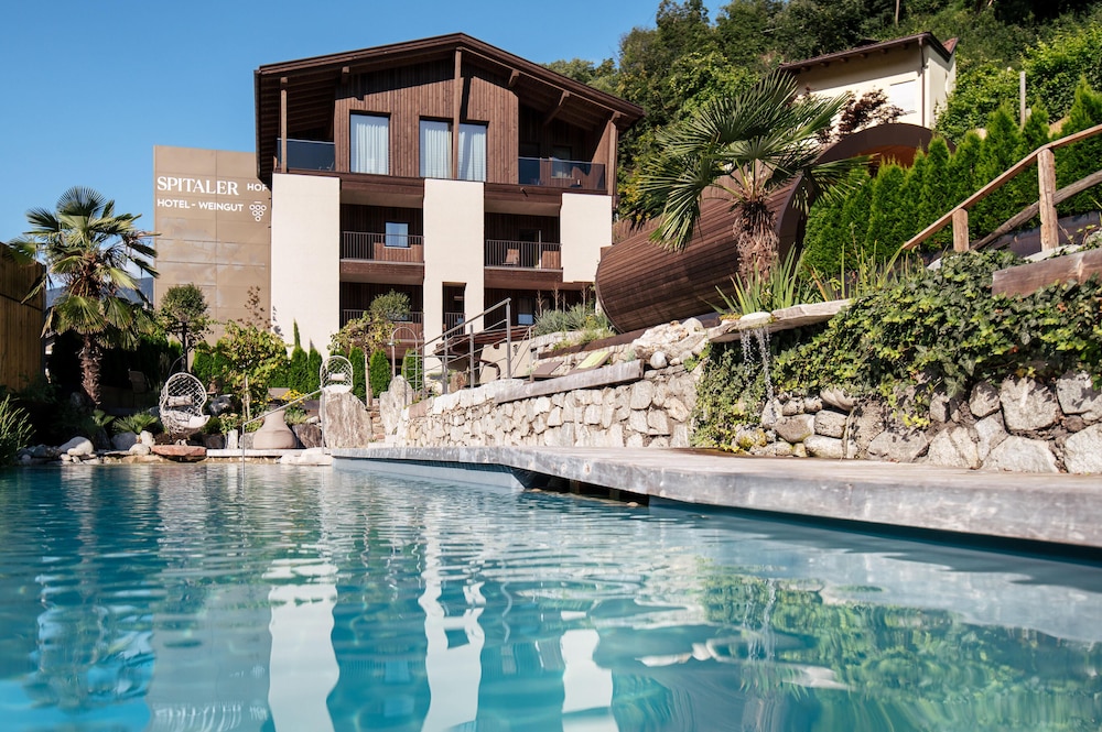 Weingut & Genusshotel Spitalerhof Superior - carbon neutral hotel in Chiusa