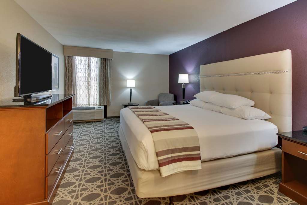 Drury Inn & Suites Poplar Bluff - photo 16