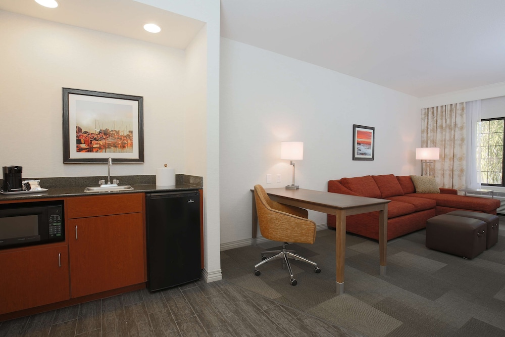 Hampton Inn And Suites Camarillo - photo 29