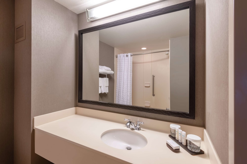 Embassy Suites Northwest Arkansas Hotel Spa & Convention - photo 34