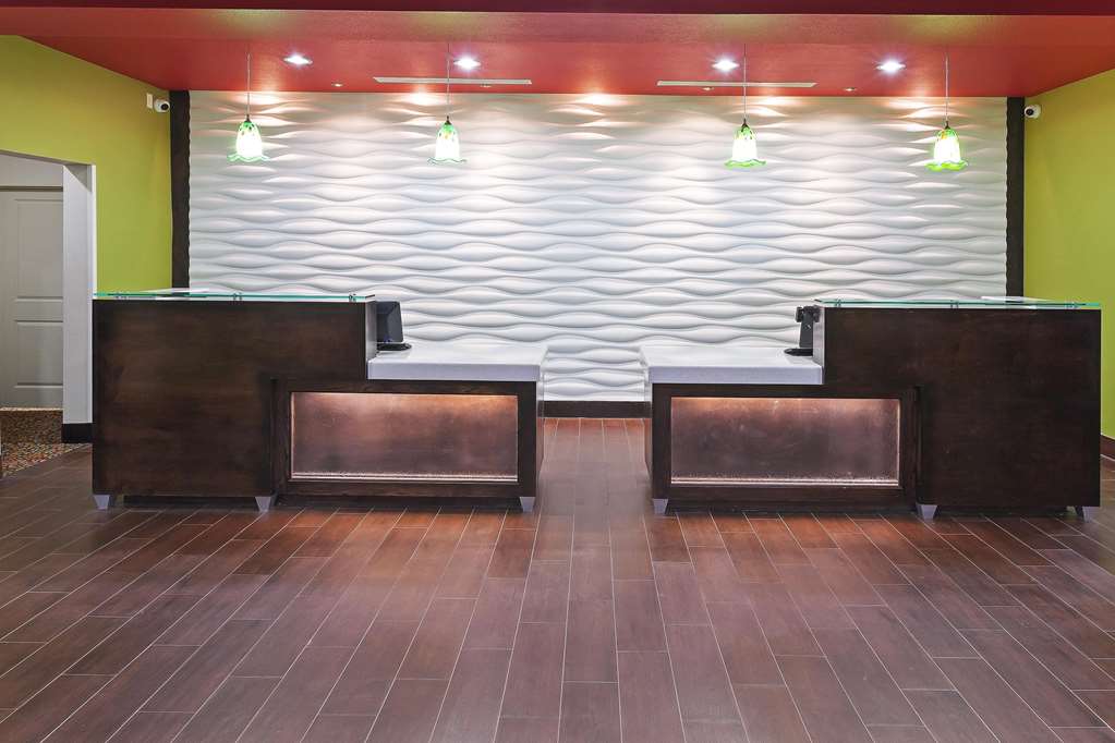 La Quinta Inn & Suites by Wyndham Pearsall - featured photo