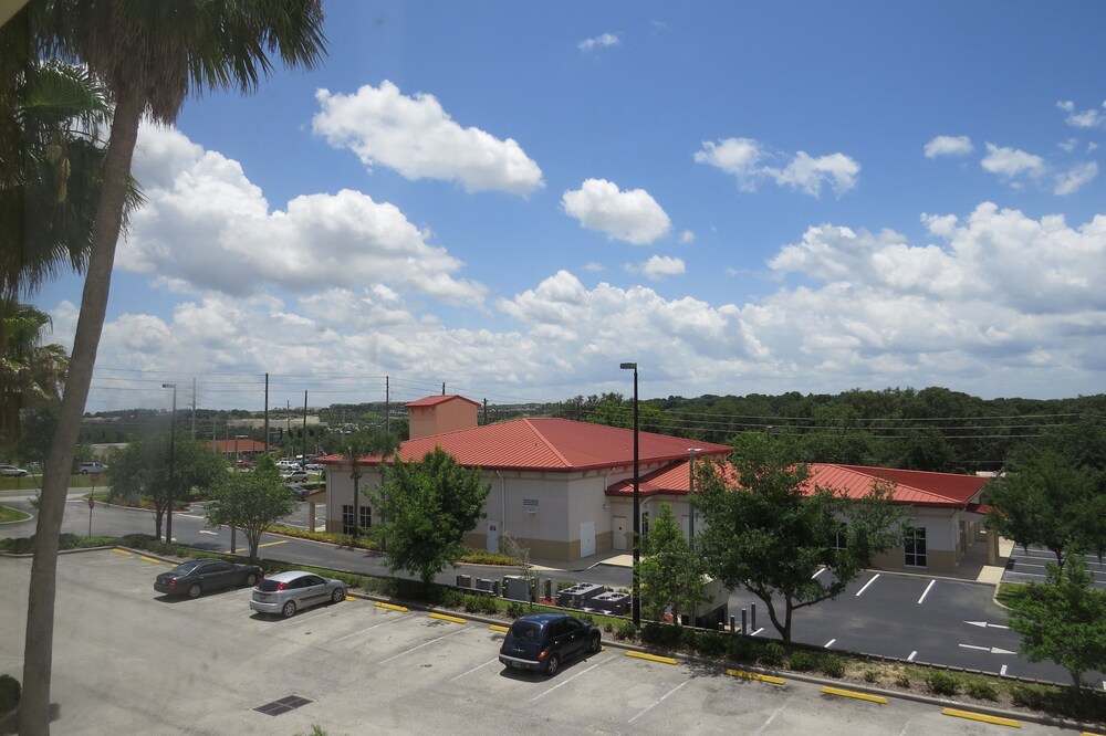 Holiday Inn Express Clermont by IHG - photo 36