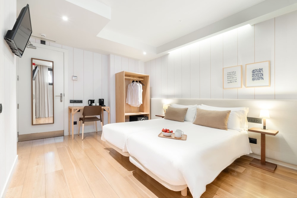 Casa Bella Gracia — 4-Star Luxury Hotel in Barcelona, Spain